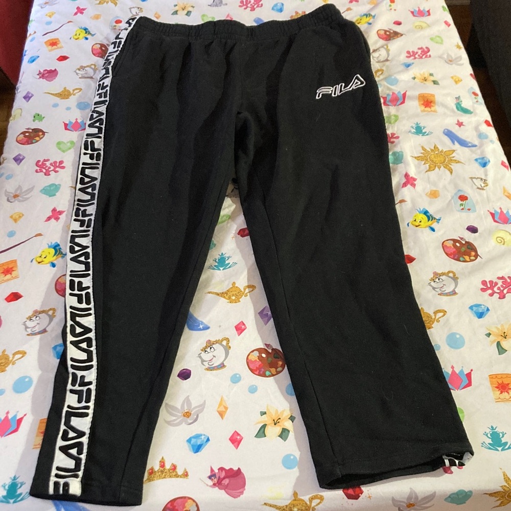 Vintage Fila mens Black Sweatpants with Logo Side Stripes